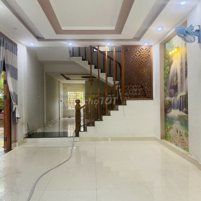 Cho Thuê nhà 2 tầng 2 mê đẹp gần chợ đầu mối Điện Ngọc, FPT