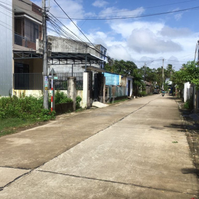 336m2 ODT (8m X 42m). Đường 21m. Sổ hồng sẵn. Gần Biển. 4tr7/m2.