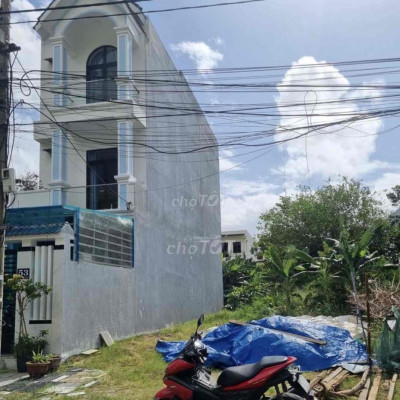 Chủ cần bán gấp 3 lô liền kề sát QL1A, ngay trung tâm thị trấn