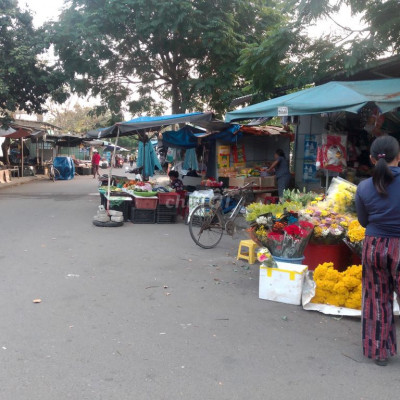 LÔ GÓC ĐỐI DIỆN CHỢ THANH QUÝT KINH DOANH SẦM UẤT