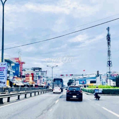 ĐẤT CHÍNH CHỦ - XÂY NHÀ NGAY - Lô cực đẹp mặt tiền đường 9m5 sát QL1A