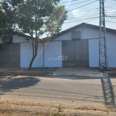 Cho thuê làm kho xưởng