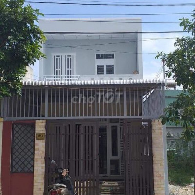 Nhà ở 2 tầng , 3 phòng ngủ, đường Đoàn Nhữ Hài