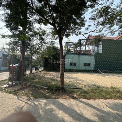 Cần bán gấp đất lo góc bao đẹp tại Đại Lộc, QN.Giá: 700tr DT: 160,7m2.