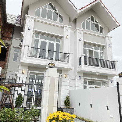 Cho thuê căn biệt thự hoa sứ khu Vịnh An Hoà full nội thất