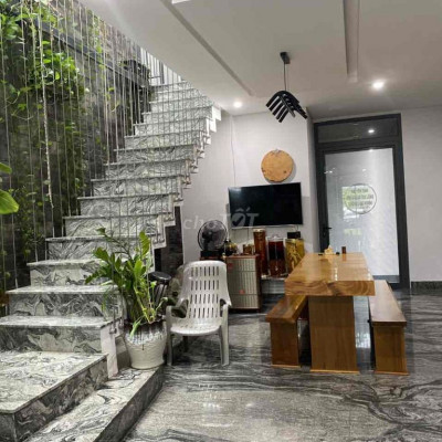 bán nhà mặt tiền 2 tầng