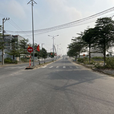 Đất biển KĐT Ngọc Dương đường 10m5 trục chính thông biển thông sông