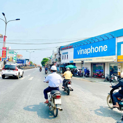 Chỉ 1 lô siêu phẩm 2 mặt tiền view công viên nhộn nhịp sát QL1A/Sổ sẵn