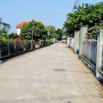 Bán gấp 100m2 đường 5.5m ngay trung tâm thị trấn Nam Phước