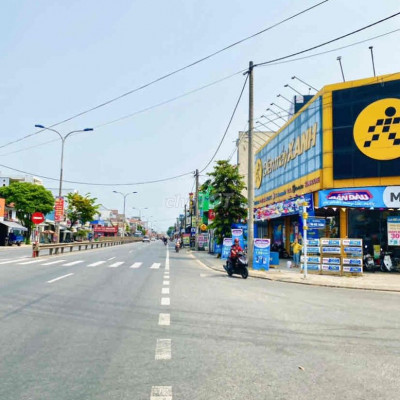 Chỉ 4tr/m2 bán gấp lô view công viên 2 mặt tiền ngay QL1A/Bao thuế phí