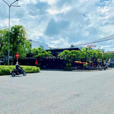 Vợ chồng cần tiền bán nhanh lô biệt thự 210m2 ngay Ngã Ba Nam Phước