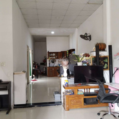 Cần bán nhà ở cấp 4 tiện nghi