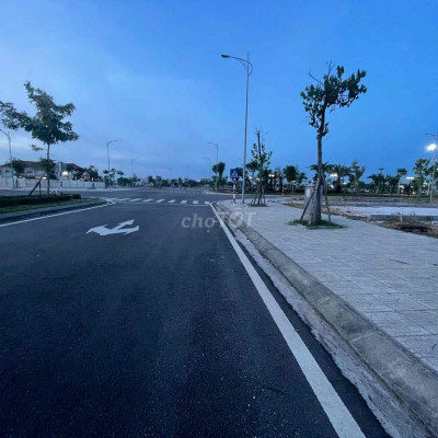 Mặt Tiền đường 33m Trần Phú gần Quốc Lộ Kinh Doanh Buôn Bán