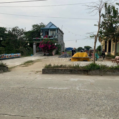 Cần bán gấp 140m2 cách Cầu Cẩm Kim 5km, đường 6m gần chợ giá chỉ 650tr