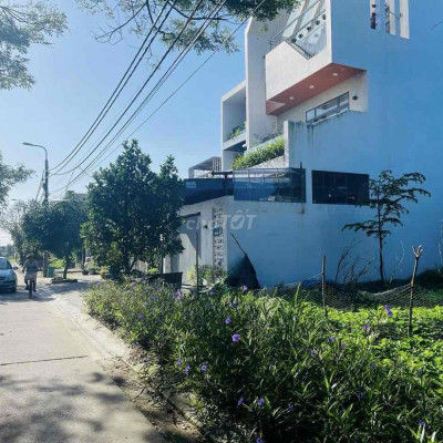 Kẹt tiền chủ bán nhanh 165m2 đường QH 9m5 kề cạnh Khu Phố Chợ Nam Phuo