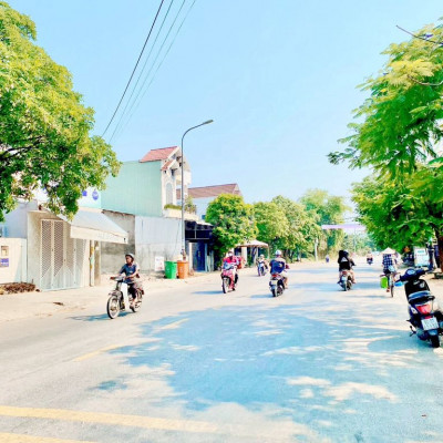 Bán đất Biệt thự Gần Hội An- Ngay Khu Phố chợ .DT 180m2 ngang 6,2m.