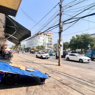 Cho thuê nhà mặt tiền 10x20 Phan Chu Trinh (đối diện Coopmart)