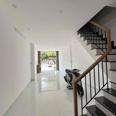 cho Thuê nhà nguyên căn mặt tiền PcT