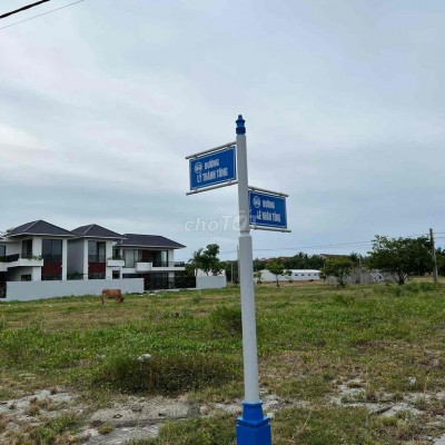 Cho thuê lô đất 2 MT, đường 7.5 m, biển Cửa Đại