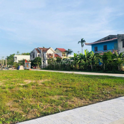 Chủ cần tiền được giá bán nhanh lô đất ngay TTTT, sát QL1A, gần chợ