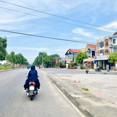 Cực Nóng❗❗ Chỉ cần 5,4tr/m2 đã sỡ hữu lô dt 390m2 ngay trung tâm chợ.