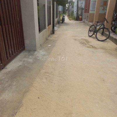 Đất Điện Ngọc cách đường Trần Hưng Đạo 20m