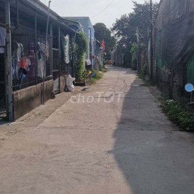 BÁN ĐẤT HAI MẶT TIỀN, TẶNG NHÀ TRỌ CHO THUÊ 5TR, NGAY KHU CÔNG NGHIỆP