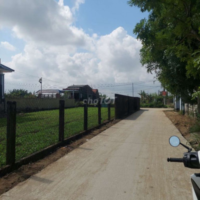 Chính chủ cần bán gấp lô bê tông chính 4m giá rẻ nhất khu vực