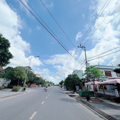 CHÍNH CHỦ CẦN BÁN Lô Đất Vị Trí gần hồ bơi