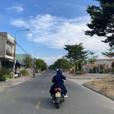 [ HOT ] chỉ 800tr = sở hữu ngay lô mặt tiền_Ngay TT. Thị Trấn