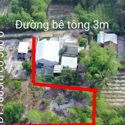 Cần bán gấp lô đất 1100m có 300 ở mặt tiền bê tông,