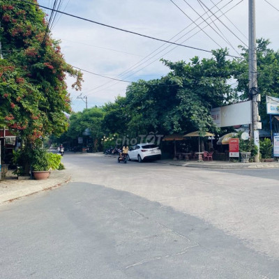 Bán gấp đất 2 mặt tiền, đường lớn 7m. Có 640tr  hổ trợ vay mua lô góc.