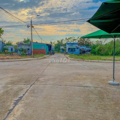 Bán Góc 2 mặt tiền, đường lề 7,5m. 550Tr hổ trợ vay, cách Hội An 7km.