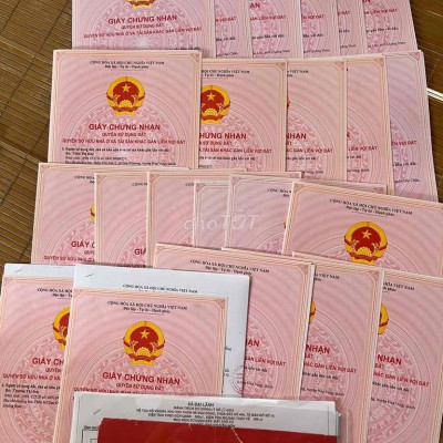 Chính chủ cần bán dt 100 m2 đất ở hoàn toàn -ô tô tới nơi  Dân đông -đ