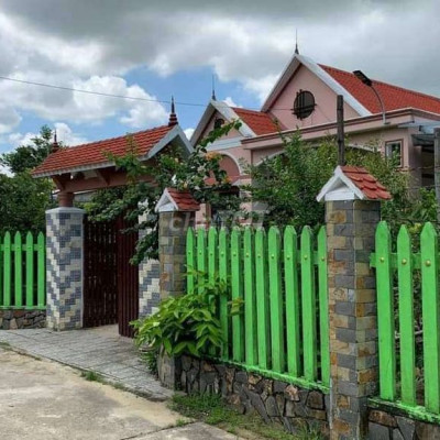 Nhà vườn và đất view toàn bộ cây cảnh đt khủng 1,400m2 .Có 300m đất ở