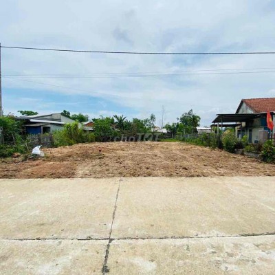 Chủ cần tiền bán 3 lô liền kề đường 13m5 giá 599tr/1 lô