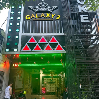 Cho thuê nhà 3tầng (hoặc karake) có sẵn ngay ngữ tư trung tâm tam kỳ