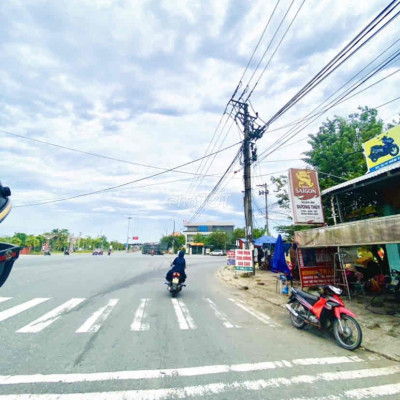 Chỉ 6XX rinh ngay lô góc 2 mặt tiền nở hậu cực đẹp giáp Hòa Phước - ĐN