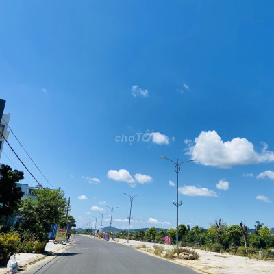 Cắt lỗ bán gấp 150m2 sau lưng UBND TT thị trấn giá chỉ 680tr, gần chợ