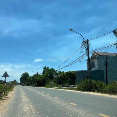 Bán đất MT đường DT 605 diện tích 195m2