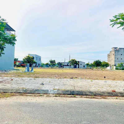 KHU ĐÔ THỊ SỐ 9 CHỢ ĐIỆN NGỌC  🗾Diện Tích rộng 4,5*24,5 = 110,25m2 đườ