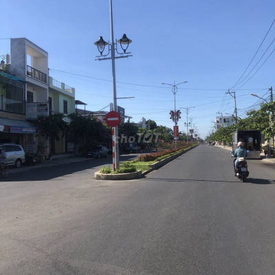 Gần Vĩnh Điện có lô đất đẹp sát ngay QL1A chỉ 6xx