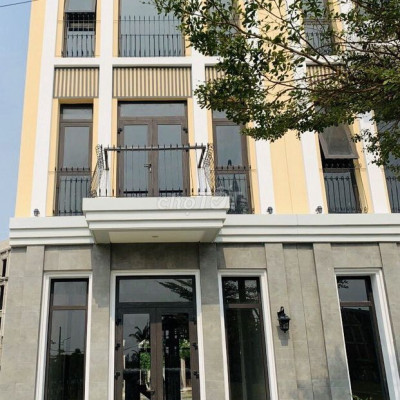 Nhà phố 4.5 tấm Laqueenara Hội An- Nhận bàn giao ở ngay- KDT cao cấp