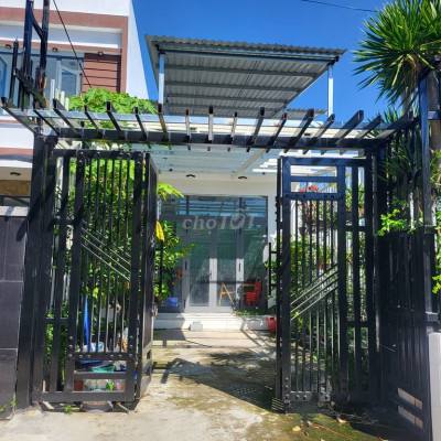 Nhà cấp 4 kiên cố gần chợ mười giờ