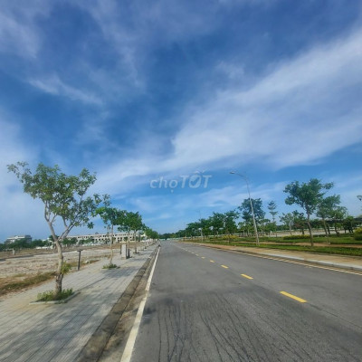 1 tỷ 1 là mua được đất mặt tiền công viên y hình