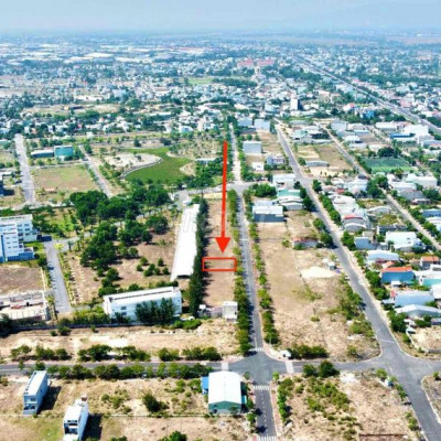 cần bán lô 125m2 sát FPT có sẵn sổ đỏ