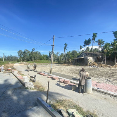 Bán  lô 2 mặt tiền view cực đẹp - DT 200m2 ngang 10m giá chỉ 678tr