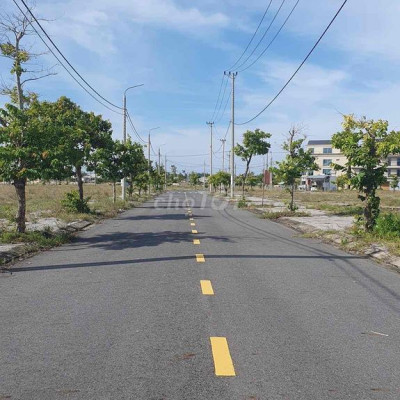 Chủ nợ ngân hàng cần bán sụp hầm lô 100m2 rẻ hơn thị trường 30%