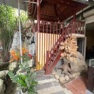 cần bán hoặc cho thuê nhà diện tích lớn