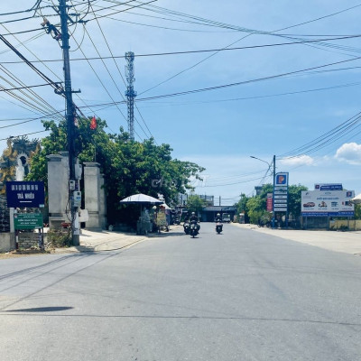 Sẵn sổ Hồng CC ngay 200m2 ngang 10m chỉ 678tr - Sát chợ Bàn Thạch